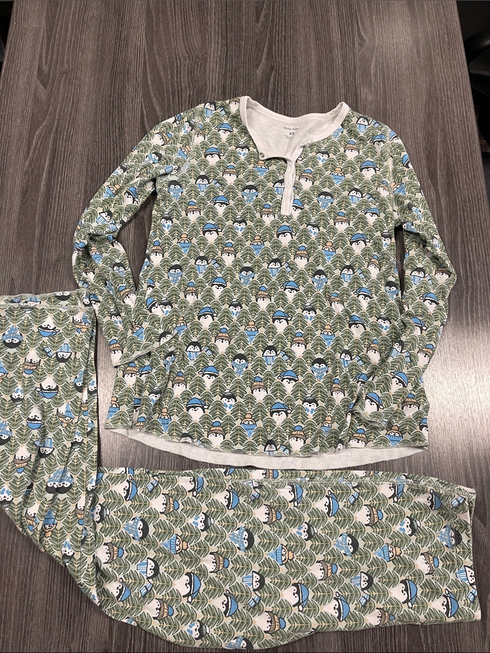 Roller rabbit long sleeve and pants pajamas winter  penguins xs